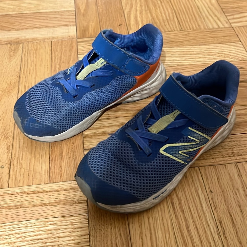 New Balance Boys sneakers size 10